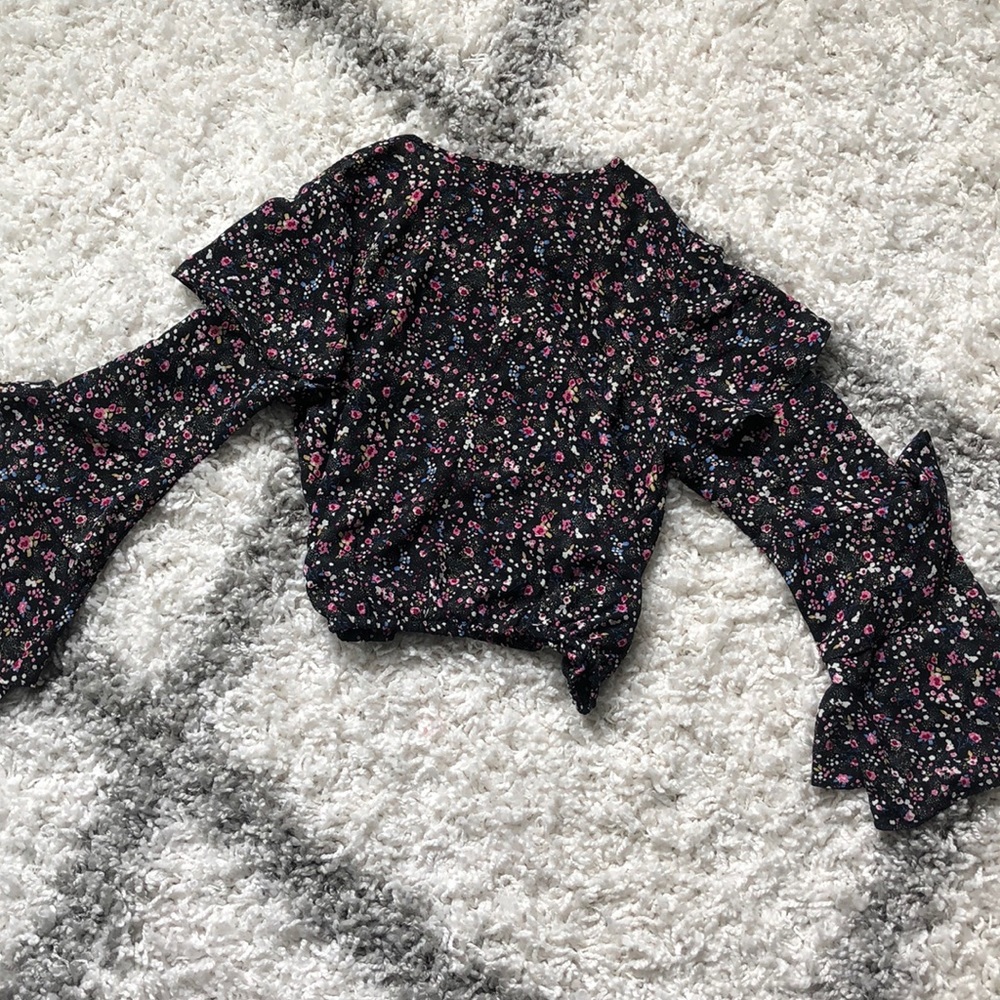 Floral Ruffle Blouse - Picture 4 of 4